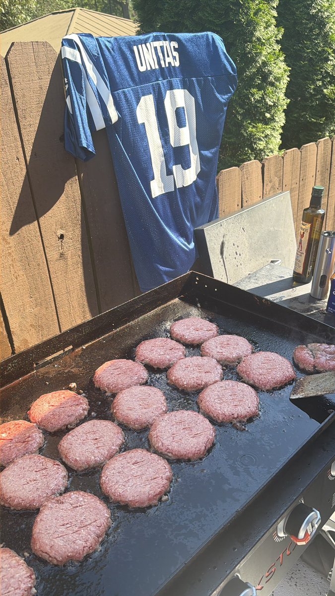 RickSterling79's tweet photo. Doesn’t get more American than this https://t.co/sUGVdaiSbD