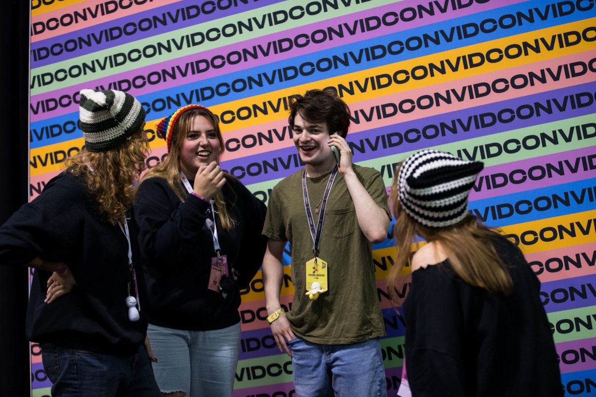 VidCon's tweet photo. Your reminder is here! ⏰ The SECOND Meet &amp; Greet Signups drop is Tuesday, June 9 at 8 AM PST! We're bringing you Featured Creators with NEW Meet &amp; Greets, PLUS we've opened more spots for existing ones. Log in to your Leap account early and secure your spot!! https://t.co/XUpCUAis2v