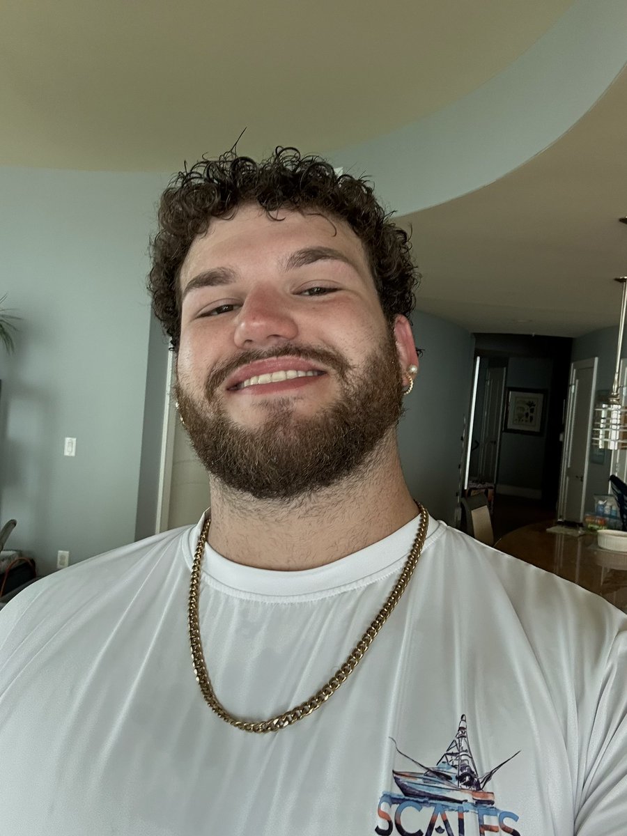 ethansimmonsss's tweet photo. 💦 https://t.co/zIiKIdWWrc