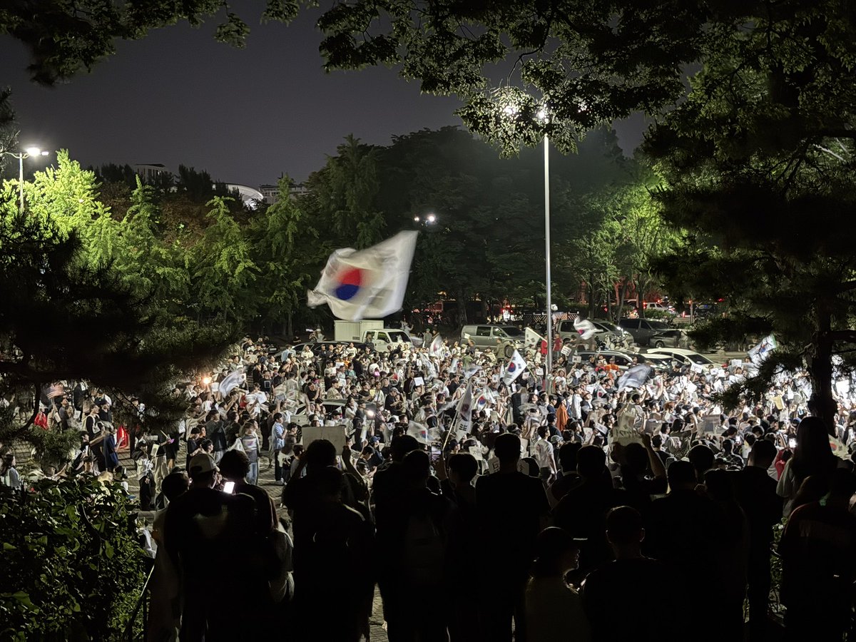 rhfuwkd66's tweet photo. @MAGAGuardian 놓치지 않겠습니다! https://t.co/9dJZAPjVzY