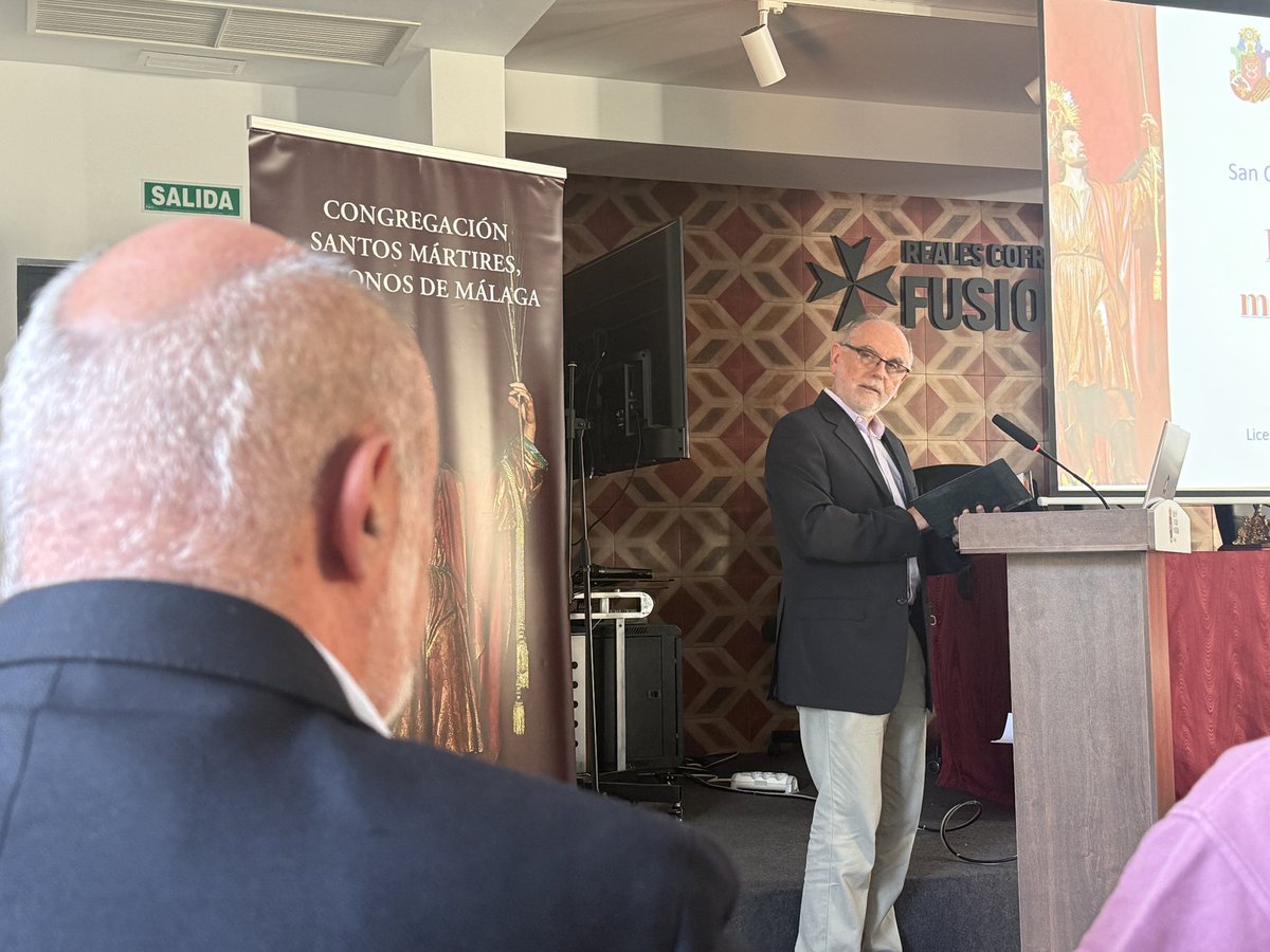 DiocesisMalaga's tweet photo. El profesor del CESET San Pablo Santiago Vela clausura el IV Ciclo de Conferencias sobre los Santos @PatronosMalaga acercándose a la pasión de los mártires y su cercanía a la pasión de Jesús. https://t.co/xI7vAmkBLs
