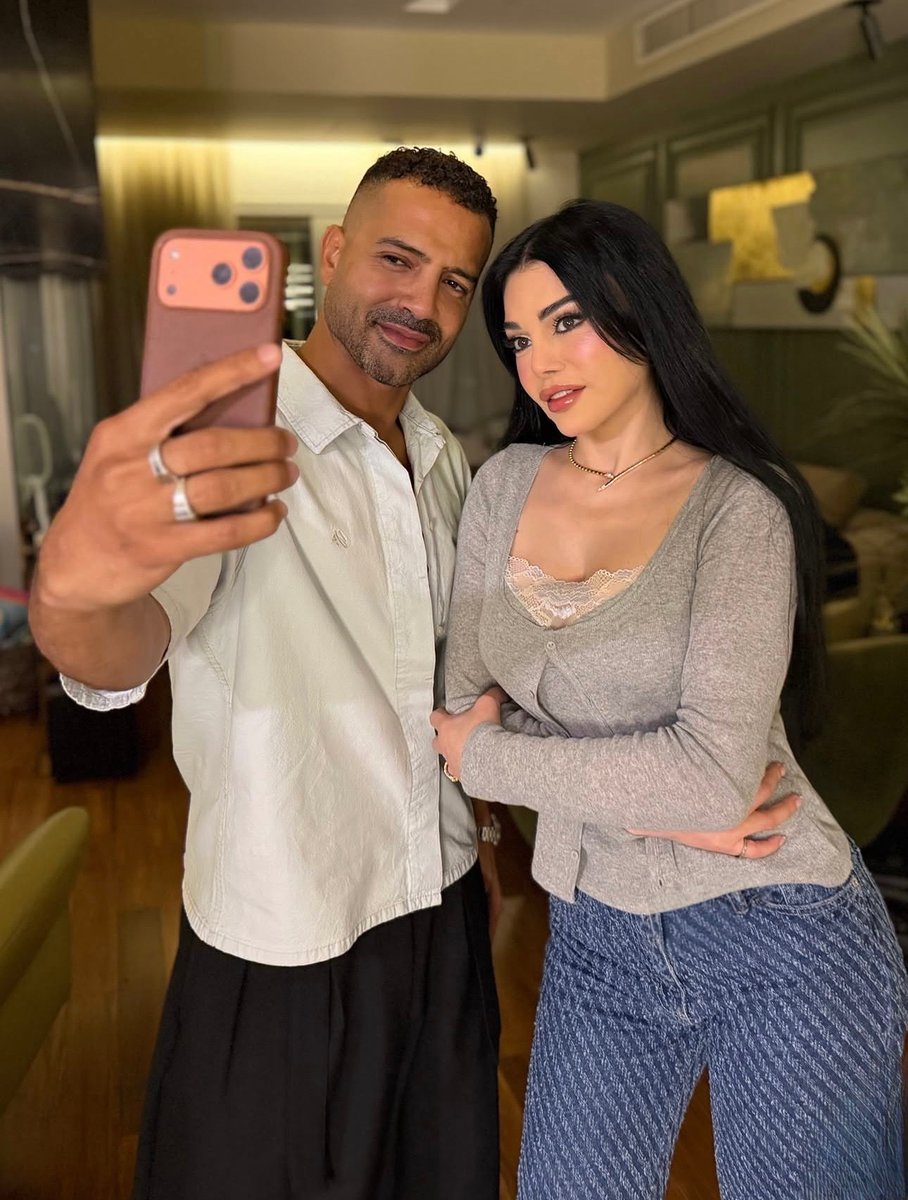 classigram_'s tweet photo. عبدالله الرفاعي من لقائه مع هيفاء وهبي.. حقيقي أنسانه كبيره زي كبرها في الفن واكتر🫶🏻و استمعت بكل الكلام واتعلمت كمان حاجات فوق الوصف شكراا 🤍 بحبك https://t.co/hk4x77kbWZ