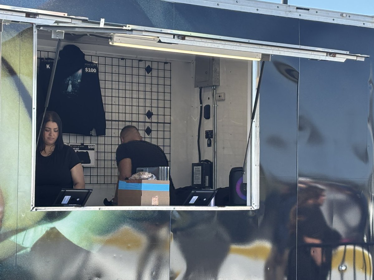 GrandeTourNews's tweet photo. PICS: HQ merch booth pictures with pricing information #eternalsunshinetour https://t.co/m0gP7u7znM