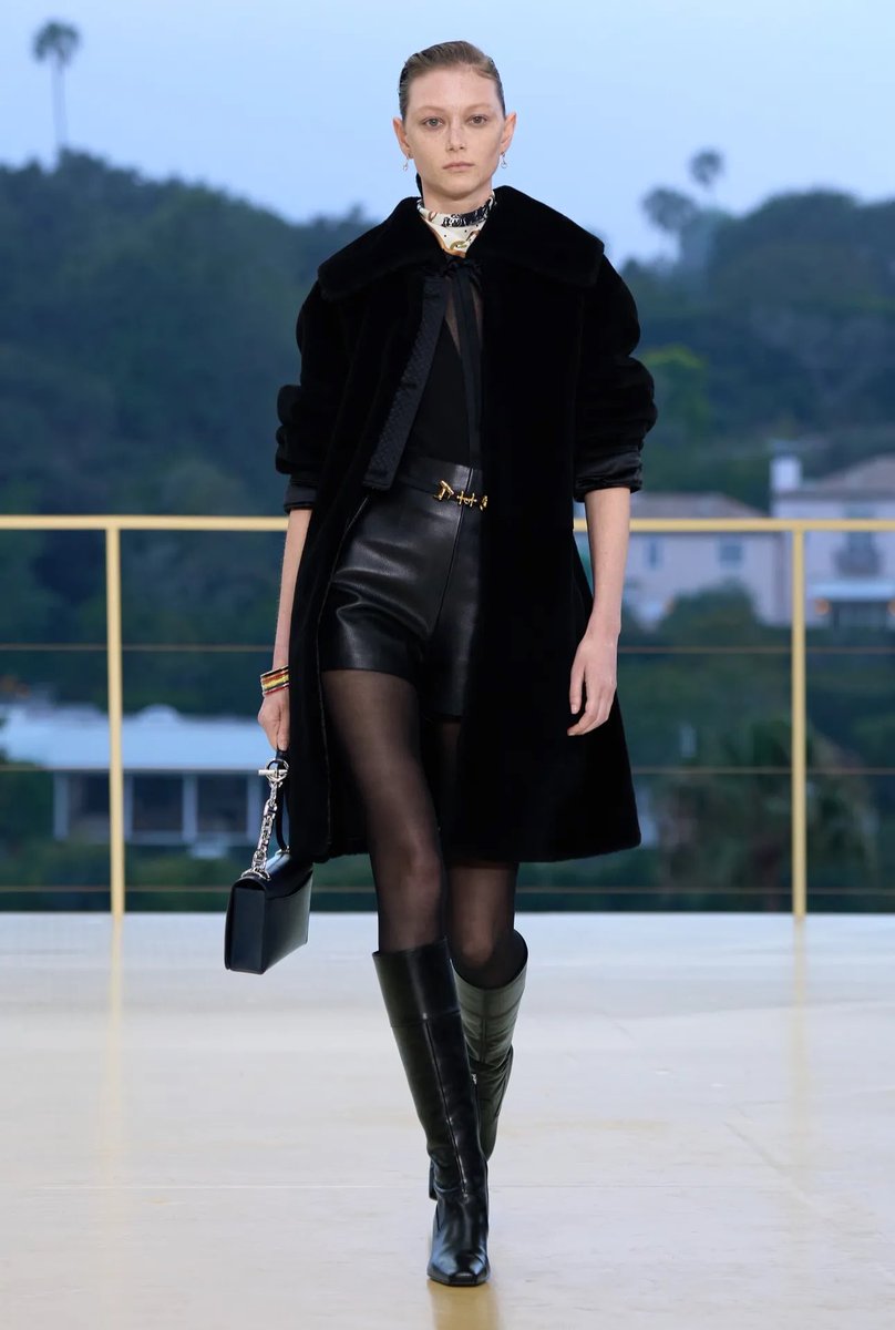 Lesflappers's tweet photo. Hermès Resort 2027! https://t.co/QAEqwiuU1M