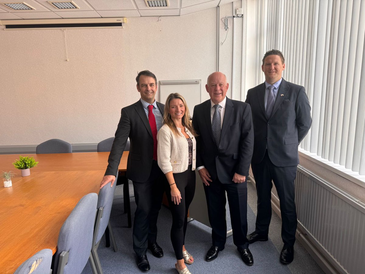 FrancescaOBMS's tweet photo. Great to bring together our Shadow Cabinet Minister for Economy and Transport, Jason O'Connell MS, and Stephen Crocker, a businessman and aviation expert earlier today. Wales 🏴󠁧󠁢󠁷󠁬󠁳󠁿 has huge potential but we need a clear strategy and the ambition to push it forward. @jason_oco https://t.co/yttDgGarPp