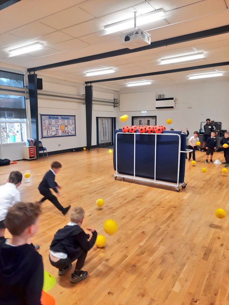 graemedoyle3's tweet photo. Friday Dodgeball club @GosforthPark1st 
Knock off the 🔥 fireballs to win the game! https://t.co/NCYEi7SYzu