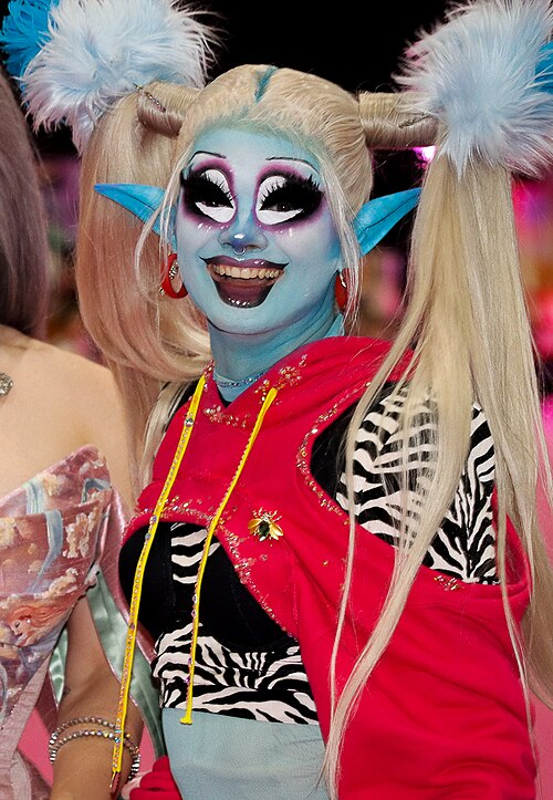 ejaybugboy3's tweet photo. I am already so excited for the semi-finals. My two faves made it! Long live the kooky queens! #AllStars11 https://t.co/EsZkCTm3kh