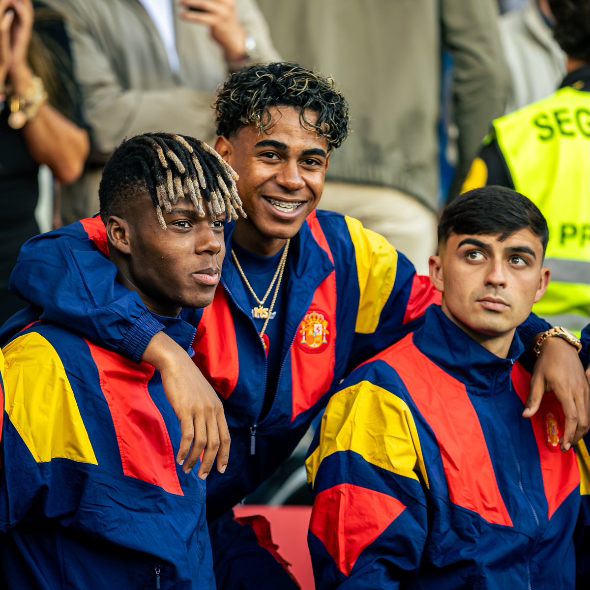 B𝐀𝐑𝐆CELONA tweet media
