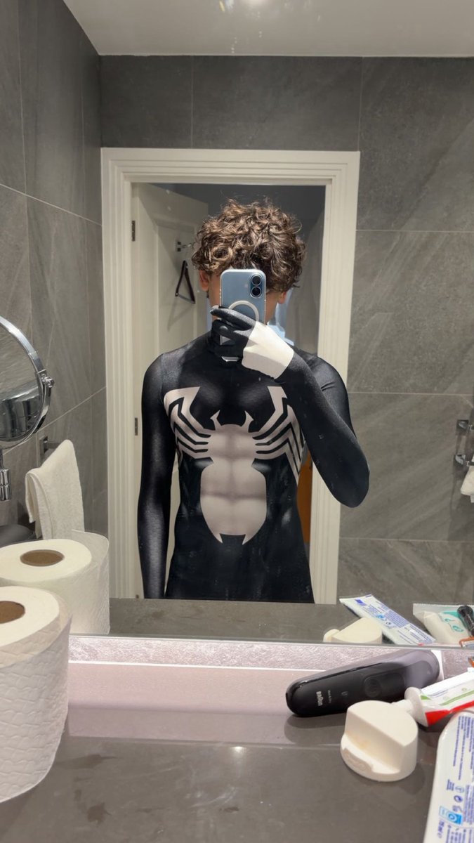 Sksidrot's tweet photo. Hey there 🕸️🕷️ https://t.co/fDhWGivkeV