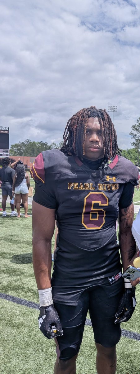 TydariousS6's tweet photo. Ty Arrington
4.29 40 ❗️❗️
285 bench❗️
5’11 185 Db 
500 squat❗️
#juco
#agtg #blessed https://t.co/prBo4WVhT8