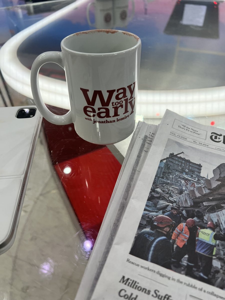 ToniLlabrs00's tweet photo. A cup of coffee, today's news, and a few moments of peace before the world gets busy. ☕📰✨ https://t.co/o5qkZWgjf0