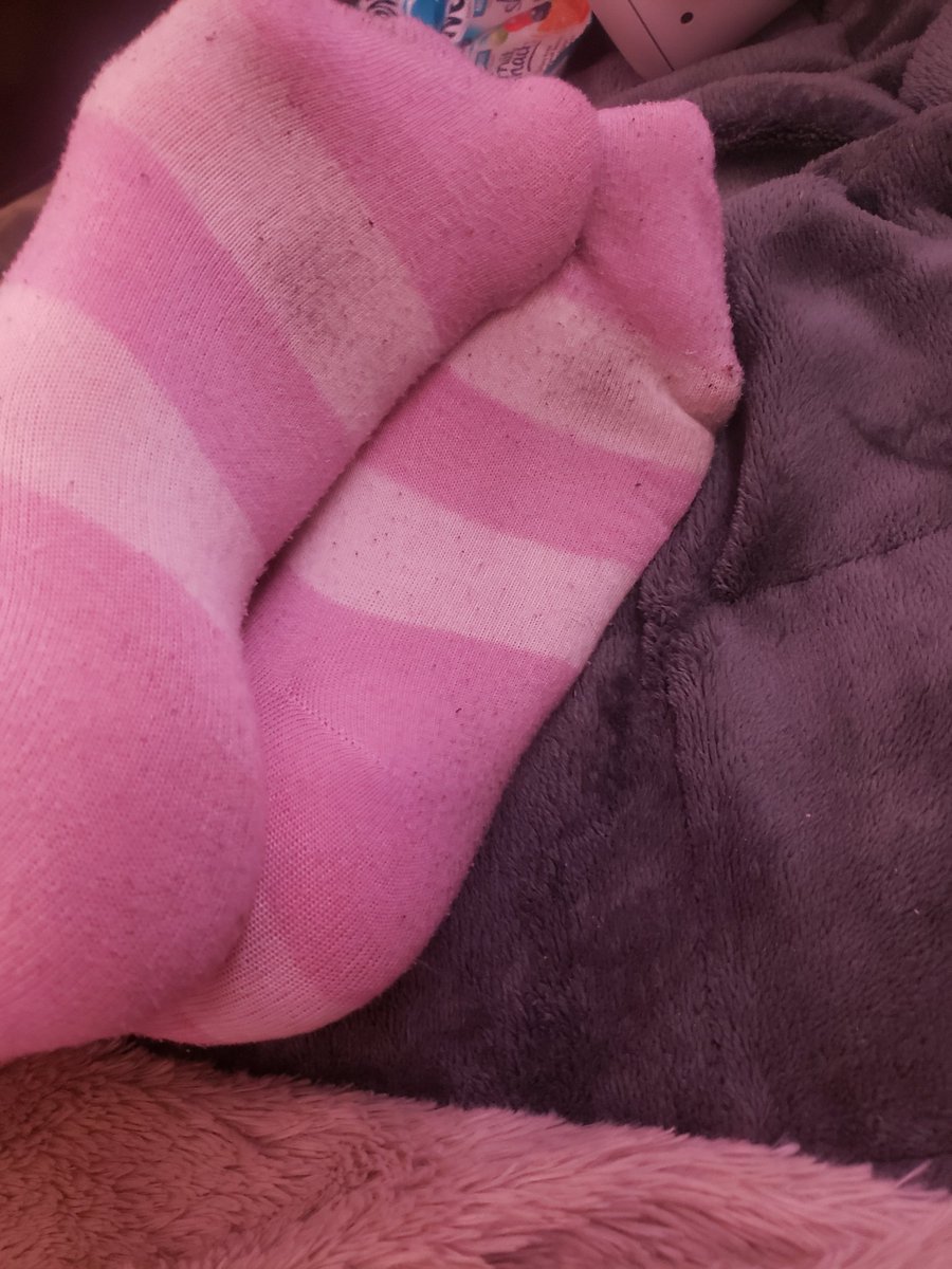 VoidBoundProto's tweet photo. This one has some fun new thigh highs on the way so gonna be more paw pics for all yall cuties soon!

In the mean time! Enjoy this one pawsluts~ https://t.co/aNon8aohGt
