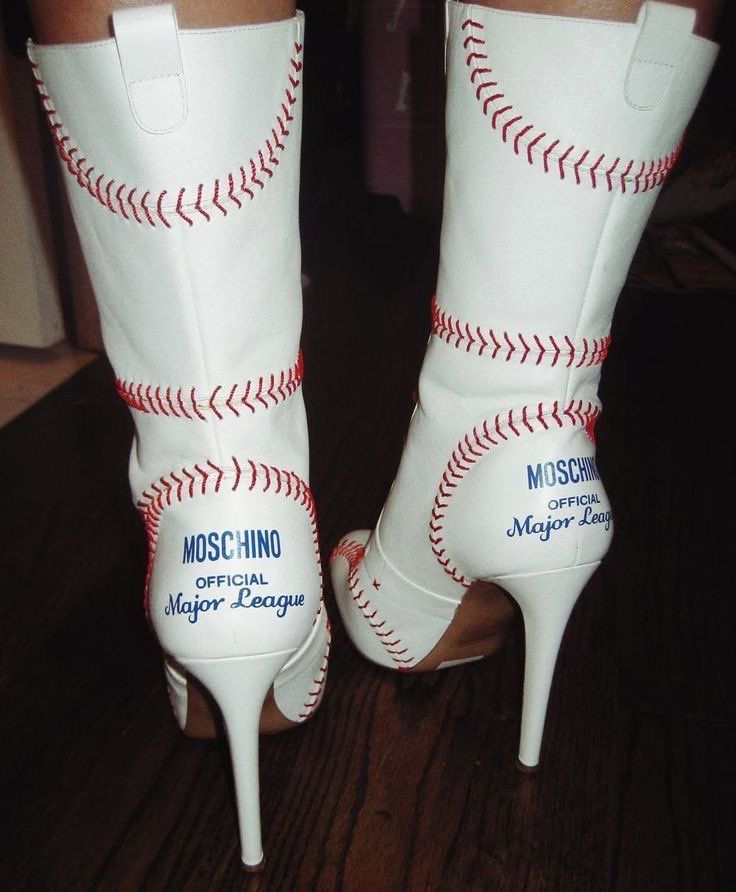 H3art0fChrom3's tweet photo. ☆Moschino Baseball Heels/Boots Pre-Fall 2014 Collection https://t.co/O2kUJXY8qD