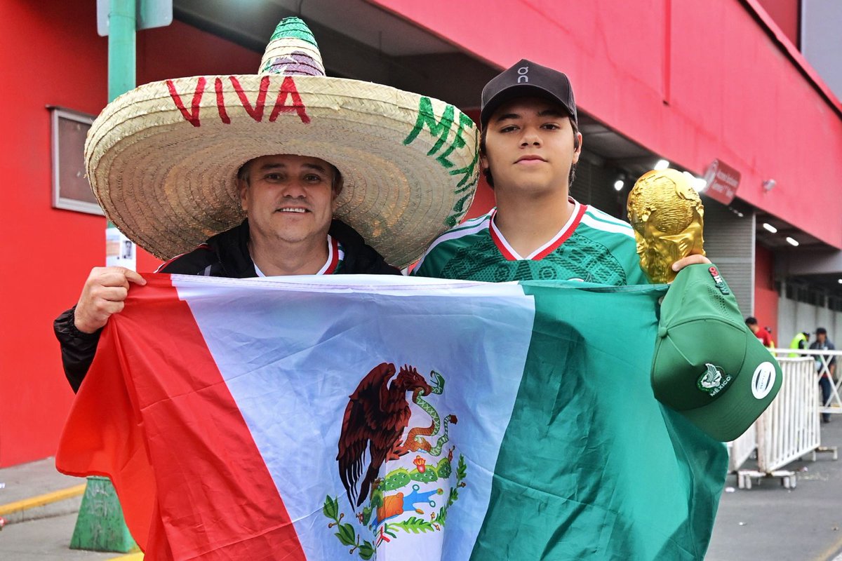 IHAEM_'s tweet photo. El #EdoMéx vivió una gran fiesta futbolera junto a @miseleccionmx, con el apoyo y entusiasmo de miles de aficionadas y aficionados.

#ElPoderDeServir #EstadioDeMéxico #DestinoFutbolero #EdoMéxConLaSelección

@Edomex @delfinagomeza https://t.co/U72C0fejRj