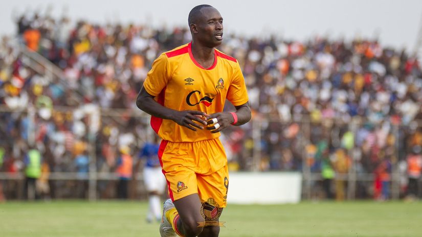 iDiskiTimes's tweet photo. 𝗕𝗥𝗘𝗔𝗞𝗜𝗡𝗚 ‼

AmaZulu look set to win the race for highly-rated Kenya international forward Moses Shumah, 23, who has attracted widespread interest across the continent.

Story by Lorenz Kohler (@Lorenz_KO).✍️ https://t.co/rud3Q9WsAS