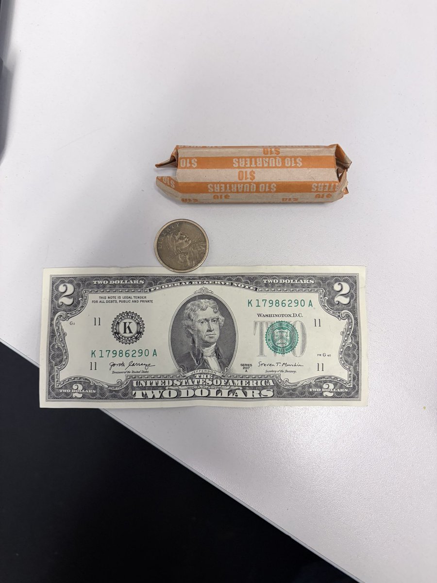 pchaiboy's tweet photo. bad manager who beef with me and give me coins for tips just quit (she was getting fired on monday)😇 https://t.co/ek5GOpCyL4