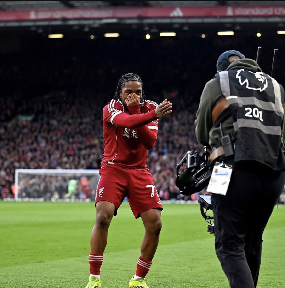 RedsFrance's tweet photo. Liverpool est catégorique pour 𝐑𝐢𝐨 𝐍𝐠𝐮𝐦𝐨𝐡𝐚, il est jugé : INTRANSFÉRABLE ! 🔒

[🗞️@FabrizioRomano] https://t.co/GWdsx289zt