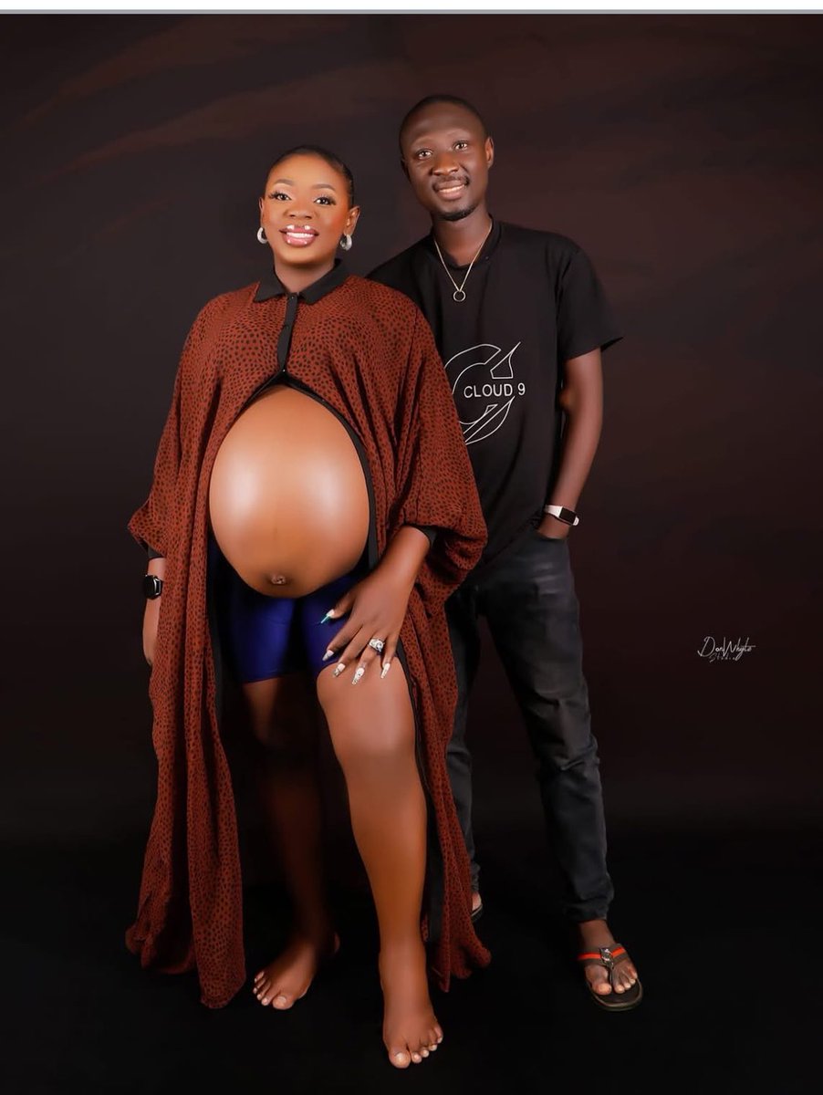 itohan_olat's tweet photo. This man here had END Stage K!DNEY FAILURE and through the help of Okwuluora, Nigerians donated millions for him to get a transplant done.

Few months later, him and his wife are having Twins! 

Medically,  it’s hard but God did it!!

This is maybe THE BIGGEST MIRACLE God has performed through kind hearted Nigerians!!!

B4 transplant.          After transplant/shoot