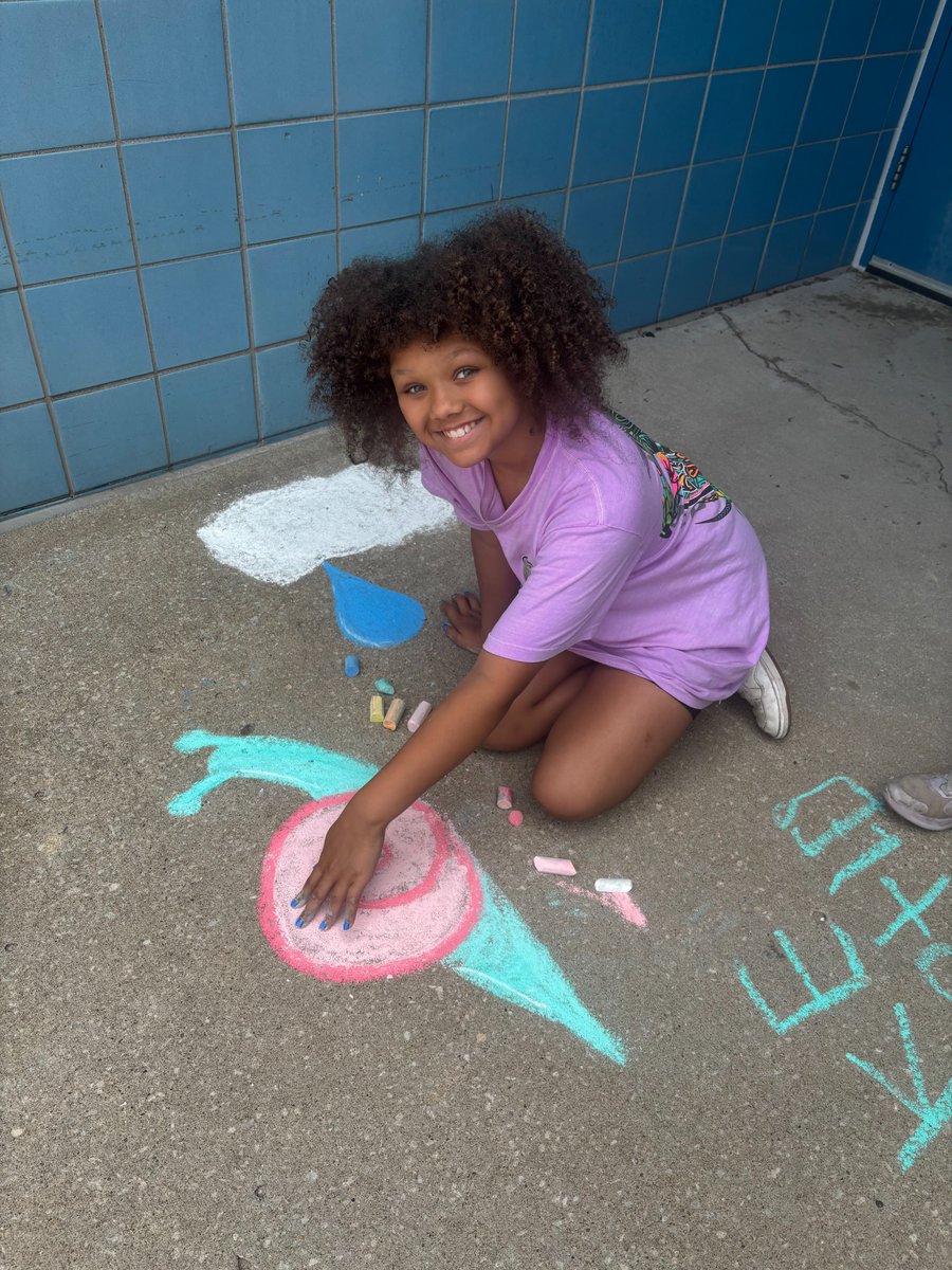 LPS53MiddleSS's tweet photo. Happy Friday from all of us at LPS Middle School Summer School! 😊 Thank you to our students, staff, and families for making this week a great one. Enjoy today and have a safe, relaxing weekend! #LPSSummer2026 https://t.co/GWxoeRcRvy