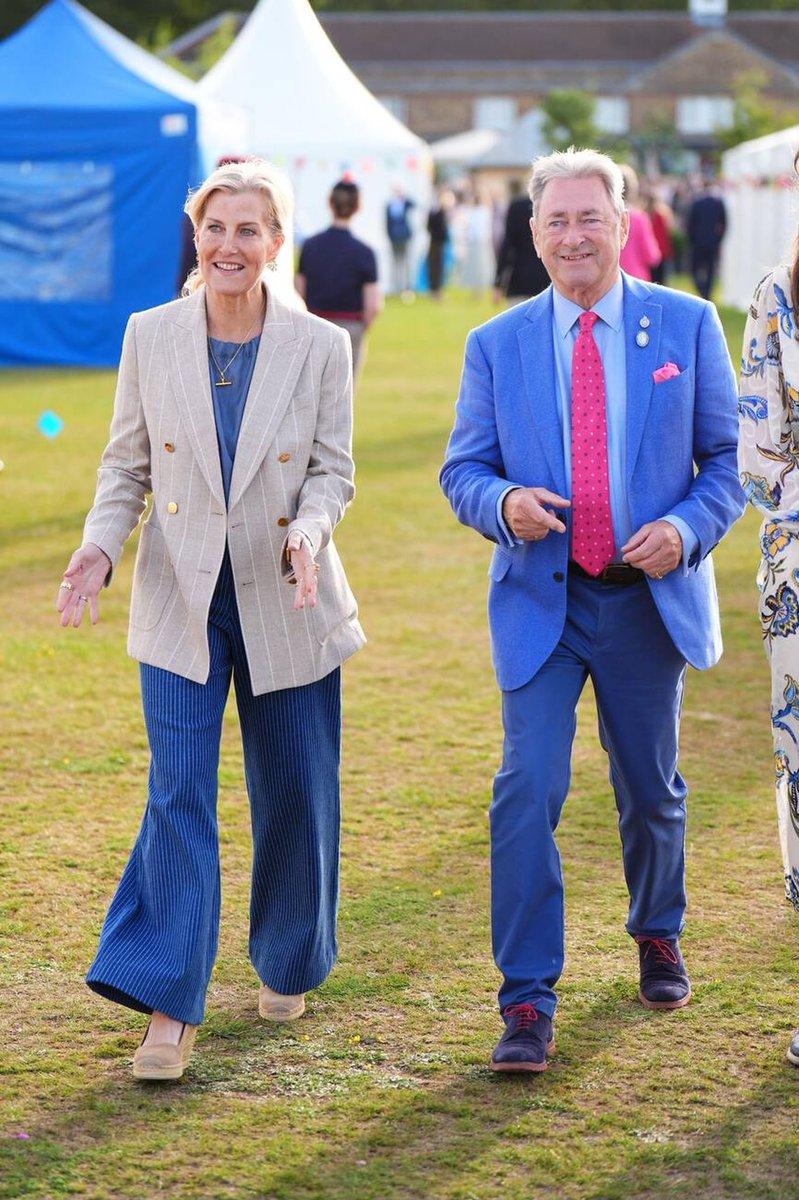 Thecrownedit's tweet photo. Two absolute heroes in the world of gardening - HRH The Duchess of Edinburgh and Alan Titchmarsh at the Royal Windsor Flower Show 🌷#HRHTheDuchessofEdinburgh https://t.co/KFXa17R0O8