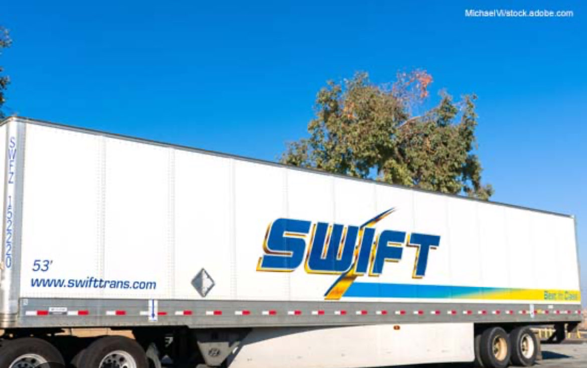 BeardedBoogy's tweet photo. @DINOR0AR More like Trailer, Swift… https://t.co/NhcKP2rRXa