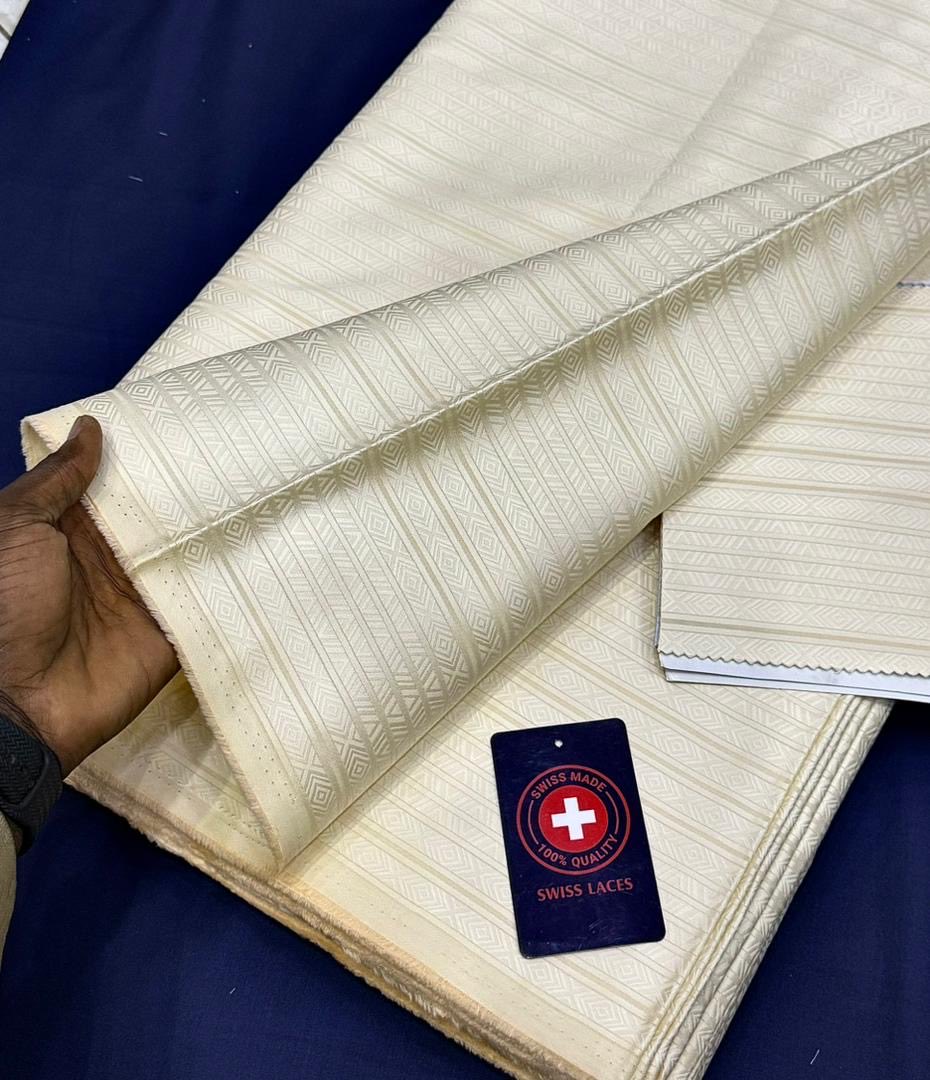kawu90's tweet photo. Kindly Rt🔁Like pls

HILTON VOICE 
🏷️price:#10,500 per yard 
☎️Call,D/WhatsApp
   (08036321855)
 🌍 KANO
🛵 Nationwide delivery https://t.co/sTPEPlPHzt