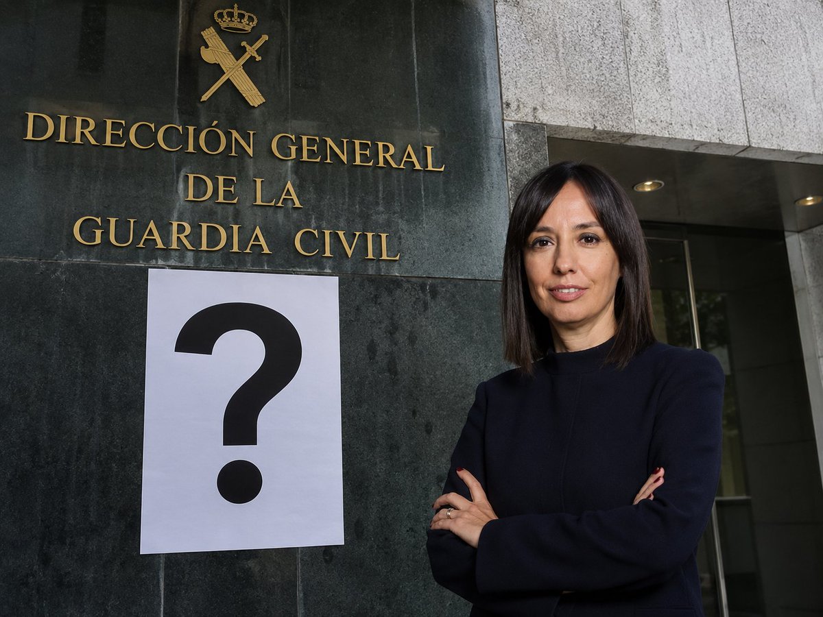 AUGC_Comunica's tweet photo. Los guardias civiles merecen una dirección que los represente y proteja.

👉 Que ante presiones contra sus agentes, cuelgue el teléfono y acuda al juez. 
🤐 Que no guarde el secreto un año. 
📲 Que no establezca borrado automático de los chats.

¿Tiene autoridad moral para dirigir quien necesitó que la UCO documentara los hechos para reconocerlos?

¿Tú qué opinas? 👇