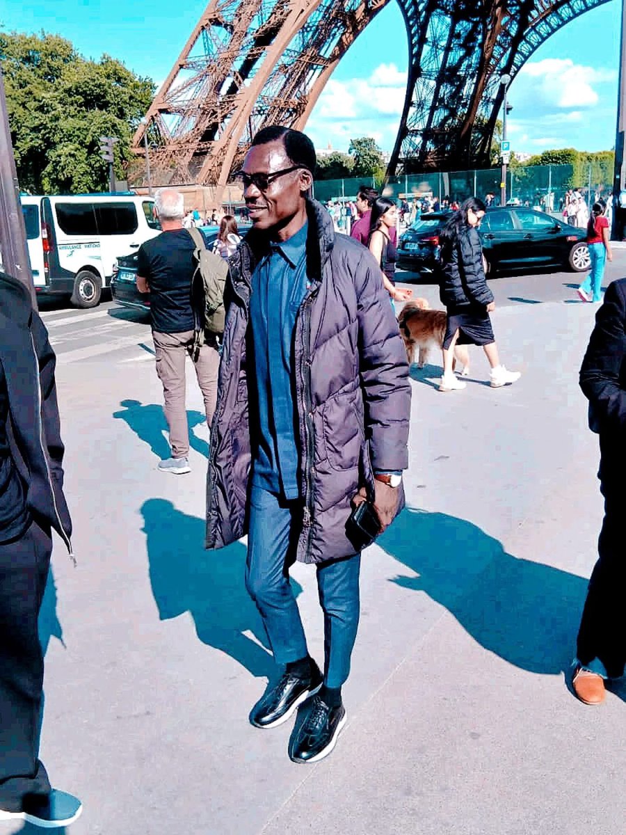 jenovicmbowa1's tweet photo. 🇫🇷⚽️ #LumumbaVea à Paris ! ⚡️ https://t.co/uWd6DKgcAK