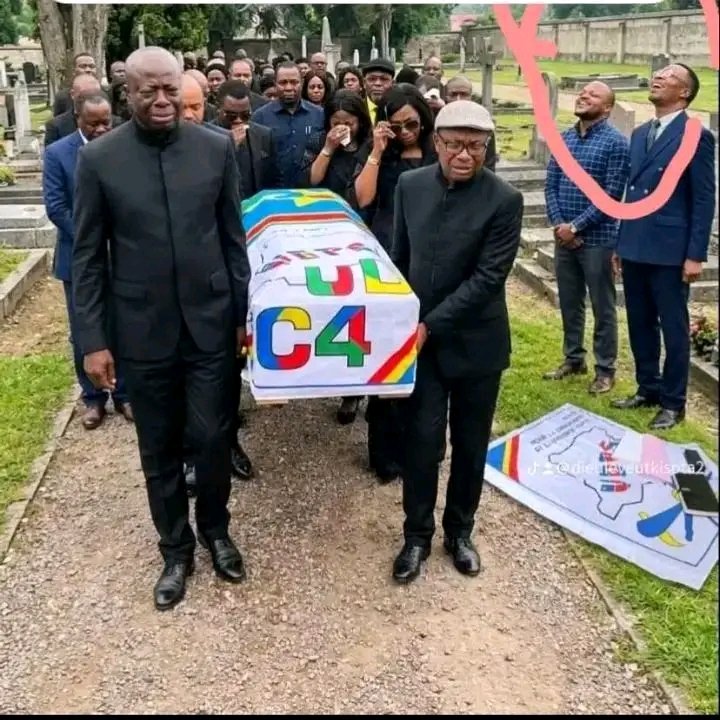 RACINEPRINCIPAL's tweet photo. En fin le congolais ont rejeté la Viramine C4 

L’enterrement reçu avec succès https://t.co/0kjGtGmnLB