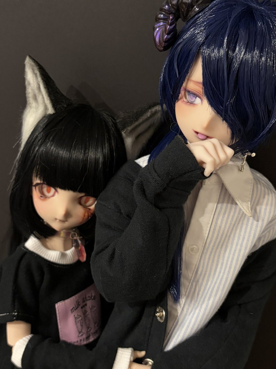 yoru_highcollar's tweet photo. シャノちゃんDDBと並べたことなかったけどちょうどいい...
最高の身長差 https://t.co/EYe6mQeLWl