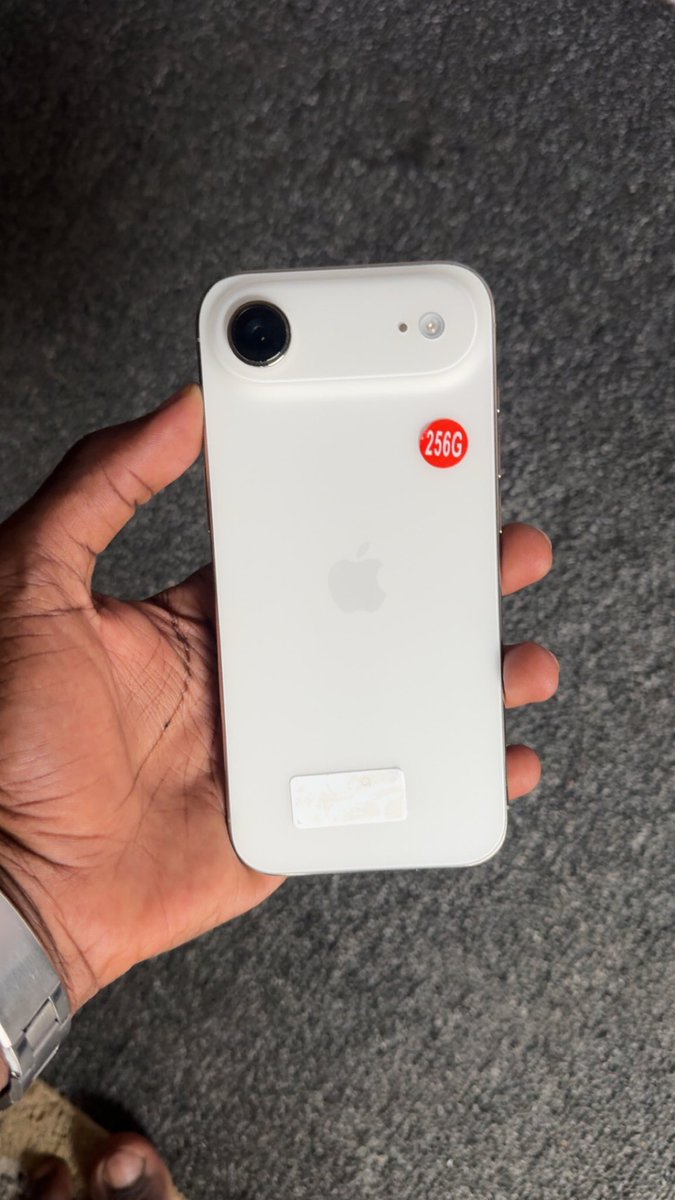 Fhgadget's tweet photo. Uk iPhone 17 Air sold 🇬🇧❌
Enroute to Abuja. https://t.co/4QYDf6G3fO