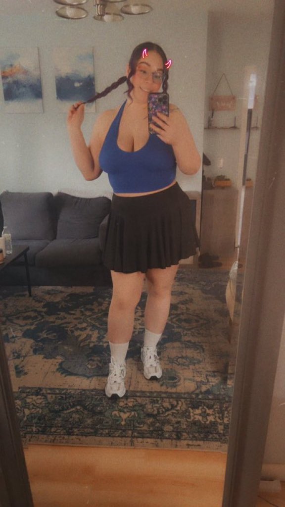 Arielluna100's tweet photo. Rate my outfit 1-10 💦🥰 https://t.co/BVtklKfazo