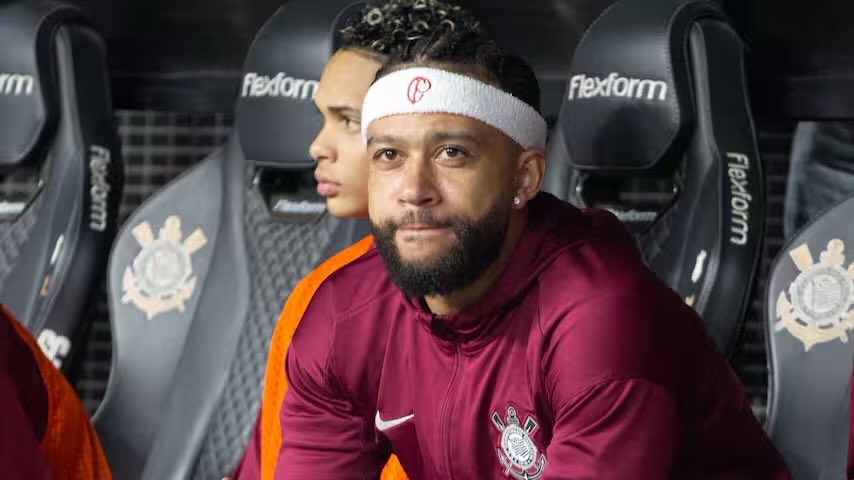 Kenny1993NL's tweet photo. @OnsOranje @Memphis Beste positie voor Depay op komend WK; de bank ⚡️ https://t.co/hMtrYDLDpP