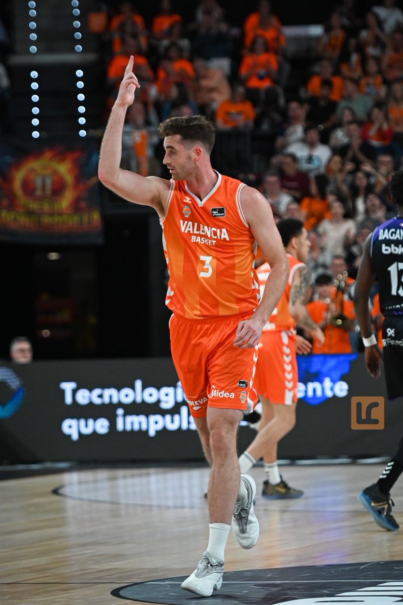 ZFichajes's tweet photo. FINAL en el @bilbaobasket VS @valenciabasket 

🏀71-88

‼️El Valencia se clasifica a las semifinales del playoff

‼️Se enfrentará a Baskonia o Joventut, con ventaja de campo

#PlayoffLigaEndesa https://t.co/VejWB5Lmnk