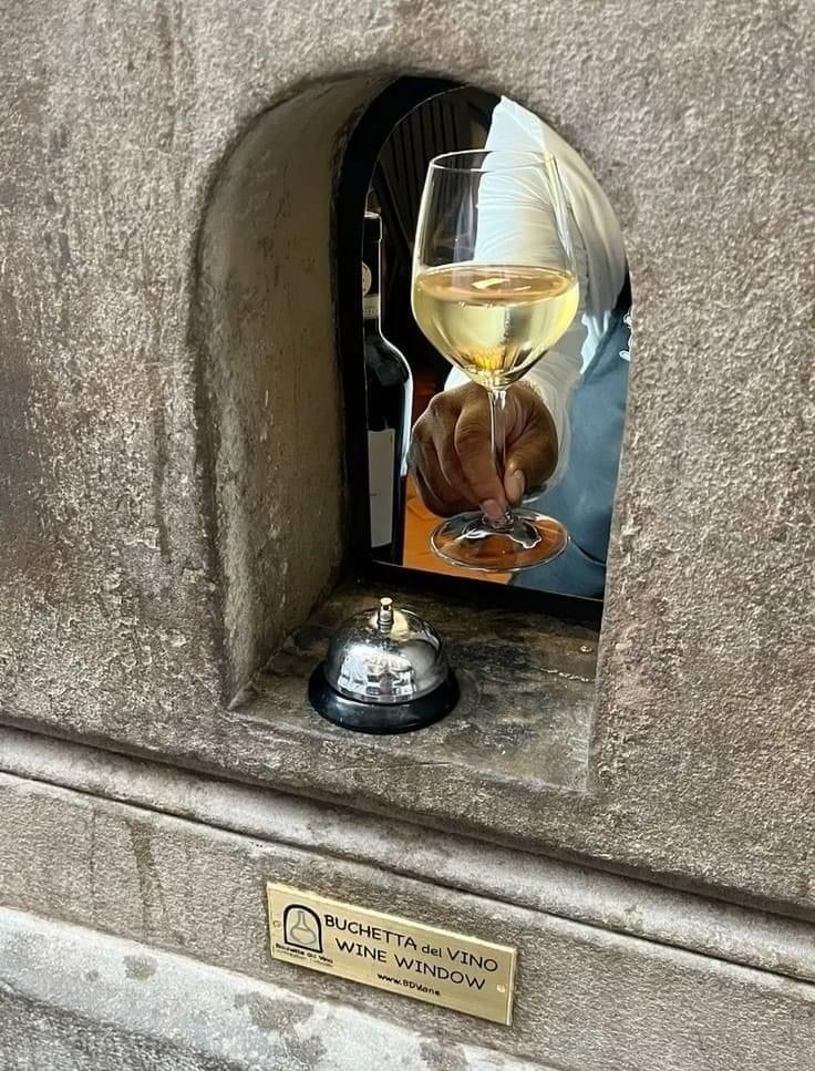 EdgarClavo1's tweet photo. Ring the bell https://t.co/WK4Im7CBah