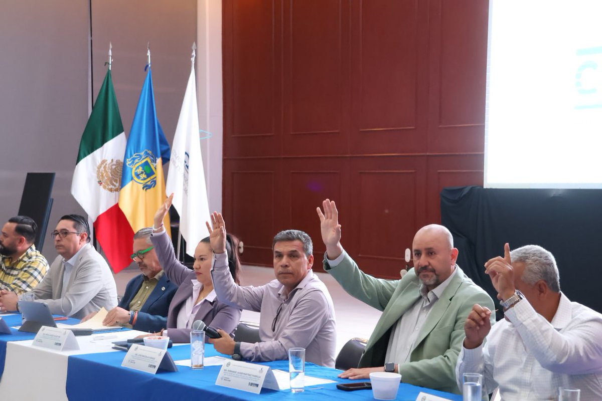 cicej_'s tweet photo. Agradecemos a las y los asistentes por su interés y participación en esta enriquecedora presentación, que promueve la reflexión sobre el desarrollo urbano, la gestión del agua y el patrimonio de nuestra ciudad.

#UnColegioQueFortaleceAJalisco https://t.co/EjVoNvZlAm