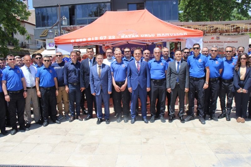 MuglaDSM's tweet photo. 6 Haziran Ceza İnfaz Personeli Gününde Şehitlerimiz ve hayatını kaybeden ceza infaz personeli için yapılan Kuran-ı Kerim tilaveti, Mevlid ve lokma hayrı etkinliği gerçekleştirildi. 
@OguzhanDonmez09 @MKorkmazPeker1 @ctekurumsal https://t.co/HbNkevDlkA