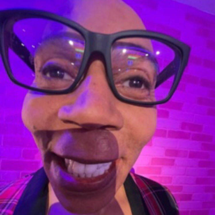 mavanju's tweet photo. ainda bem que a cachorra da salina não passou #AllStars11 https://t.co/nM0vgiwsEG