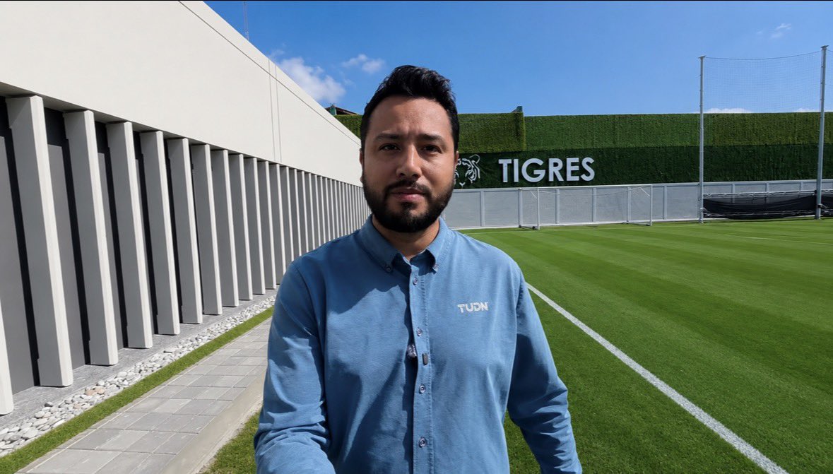 laserdnahuel's tweet photo. JAPÓN MIENTE

Estas son imágenes de la cancha del CET tomadas el día de su inauguración, el pasado 28 de mayo. Como puede apreciarse, la cancha se encuentra en perfectas condiciones.

Considero que Tigres, en congruencia con los valores que promueve como institución, decidió cancelar el contrato y no recibir a la selección para evitar cualquier vínculo con una selección que integró en la presente convocatoria al jugador Kaishu Sano, quien fue detenido por una agresión sexual. Es increíble y vergonzoso que Rayados haya aceptado recibir en sus instalaciones a un jugador que admitió públicamente una violación.