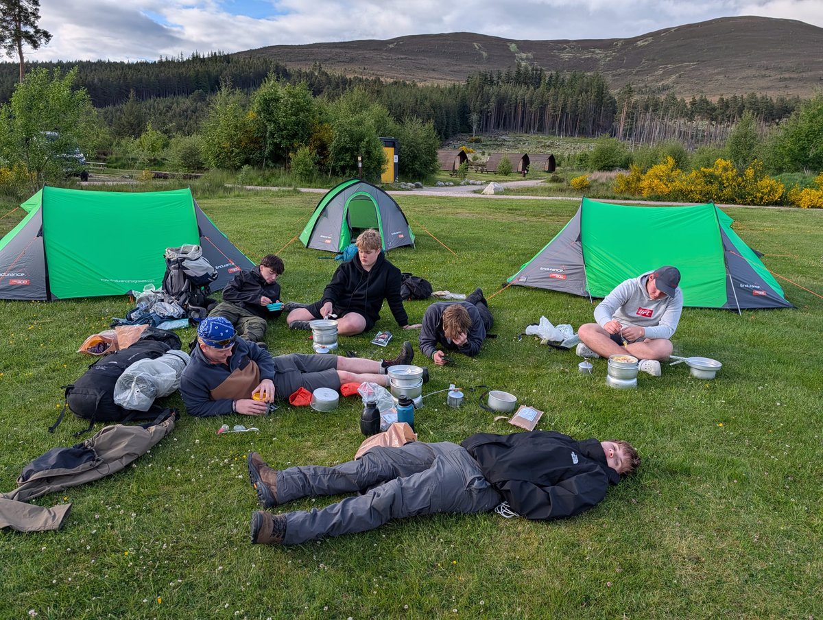 QVSchool's tweet photo. Happy campers at the end of day 1 on Silver DofE qualifying expedition π₯ β€οΈππ
#TogetherWeAreQVS
#ActivityWeek2026 π₯Ύ π₯Ύ βΊ https://t.co/EvY9IyrIBd
