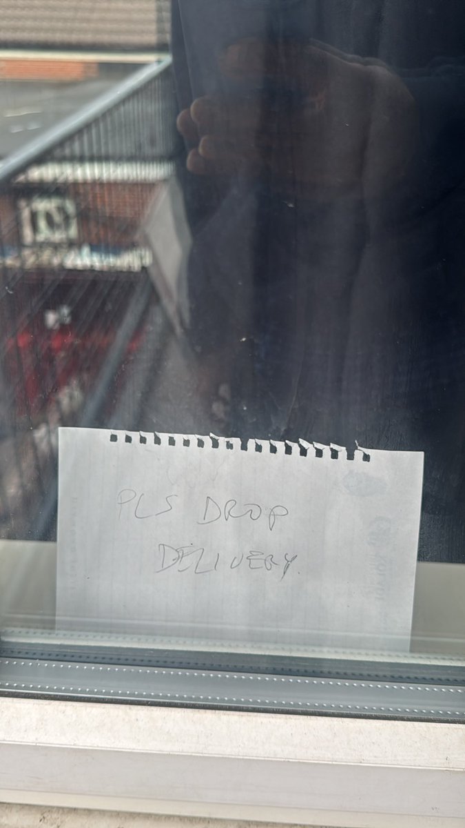 MrPalito01's tweet photo. @Sikowitz17 This was what I put behind my Window and they actually dropped it. https://t.co/iVp4lAparC