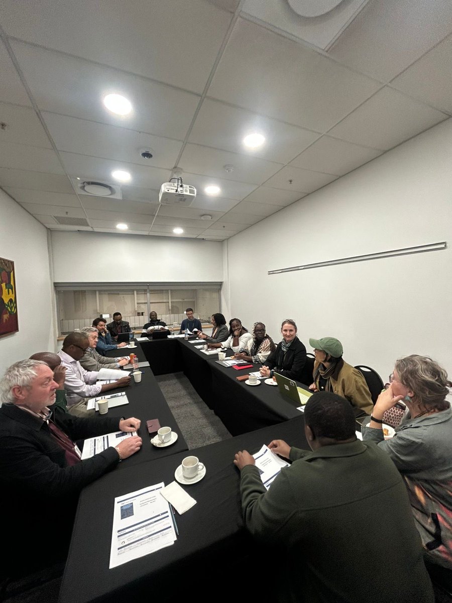 AfrJournStud's tweet photo. The African Journalism Studies editorial board recently came together in Cape Town to reflect on the journal's progress, explore future opportunities, and strengthen collaboration among researchers and our editorial team.

#AfricanJournalismStudies #ICA2026 https://t.co/pItcn79uHX