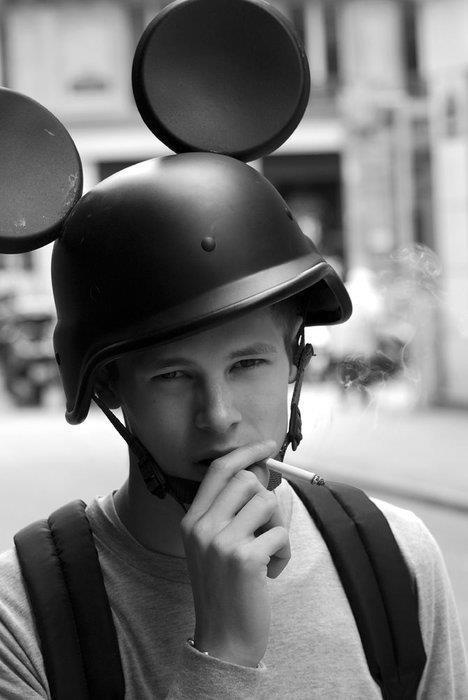 ronifere's tweet photo. Jermey Scott Mickey Mouse Helmet

Link > https://t.co/2o1NWVMEdt

#Roblox #RobloxDev #RobloxDesigner #RobloxUGC https://t.co/HNs1eppShD