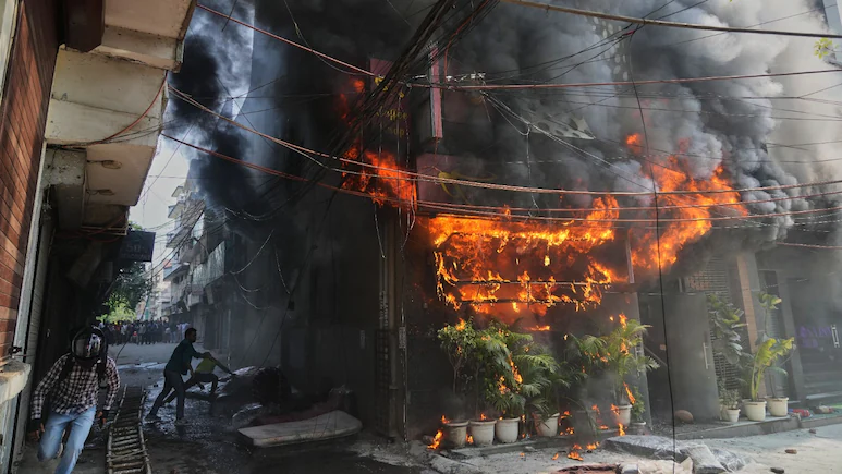 ndtv's tweet photo. 18 Lakh At Risk As Nearly 90% Of Delhi Societies Lack Fire Safety Clearances https://t.co/Co6FaKhPjS https://t.co/4Es8DQ3Rx7
