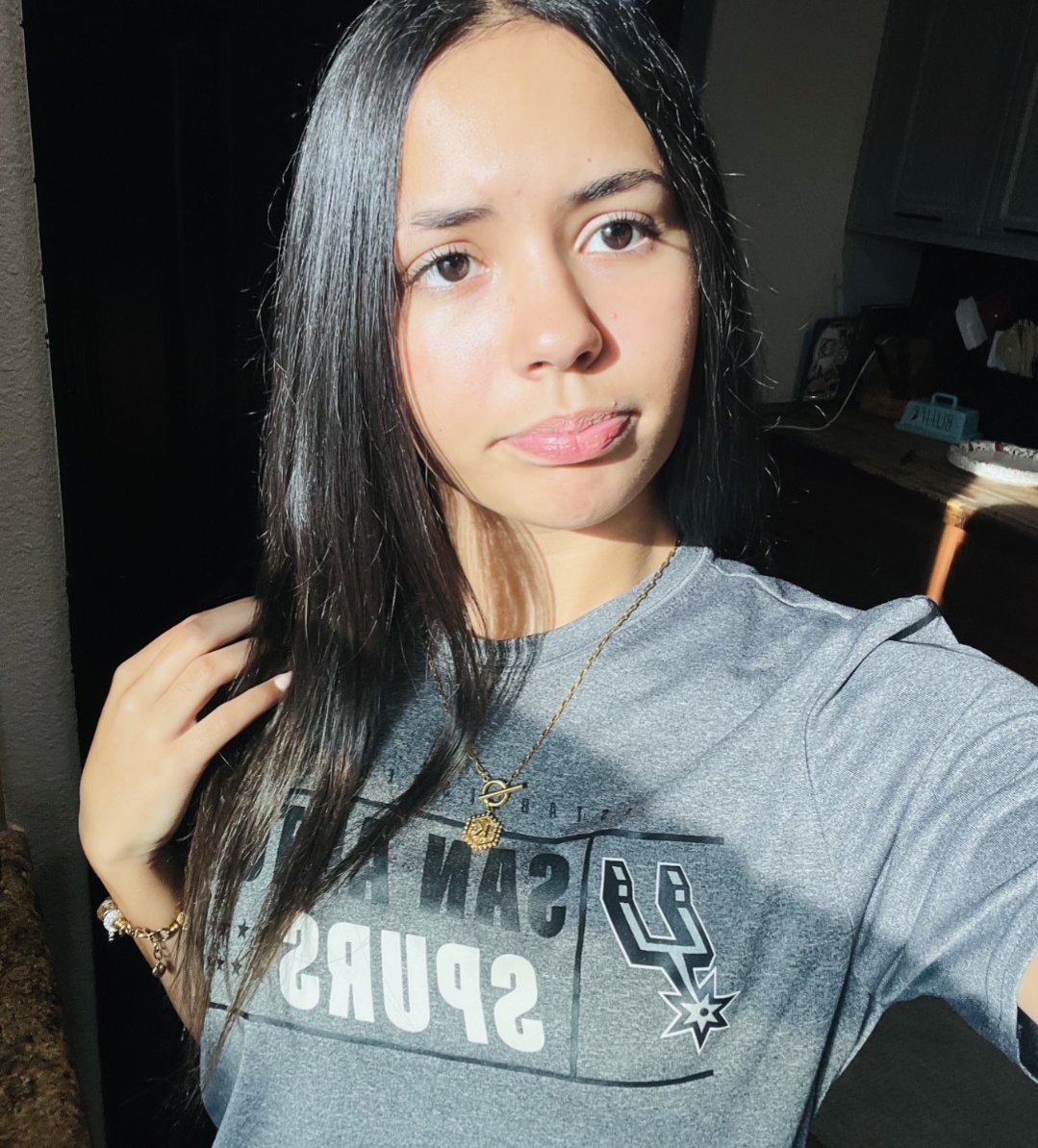 Ilovemakingcaps's tweet photo. Who wants to trade with my gf https://t.co/IXEfj6lgbD