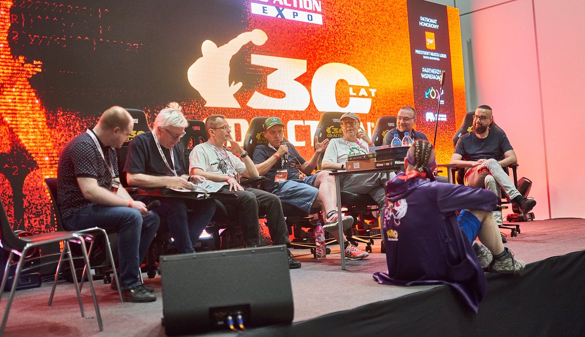 cdaction's tweet photo. CD-Action Expo foto dump 7 📸 

Panele dyskusyjne podczas CD-Action Expo 2026 przyciągnęły tłumy i pokazały, że o grach można rozmawiać godzinami. 

Który panel podobał się Wam najbardziej? 

 fot. @WildHugeDot https://t.co/A4ujGr0vat