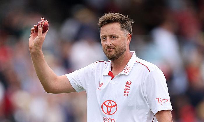 CricDat's tweet photo. ⚔️ Game on at Lord's!
England's late burst of three wickets has kept the hosts firmly in the contest as the 1st Test against New Zealand heads into a crucial Day 3.
https://t.co/DyLH8Gyovv

#ENGvNZ #Lords #TestMatch https://t.co/5dORX4U877