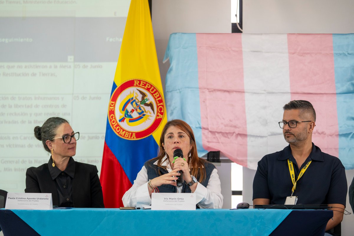 MinInterior's tweet photo. Más de 40 vocerías trans de las regiones participaron en la 2da Mesa de Alto Nivel Trans junto a más de 12 entidades nacionales para avanzar en garantías en salud, educación, justicia, registro público y otros derechos fundamentales. #VidaDignaParaTodXs https://t.co/ULfkpVWhHy
