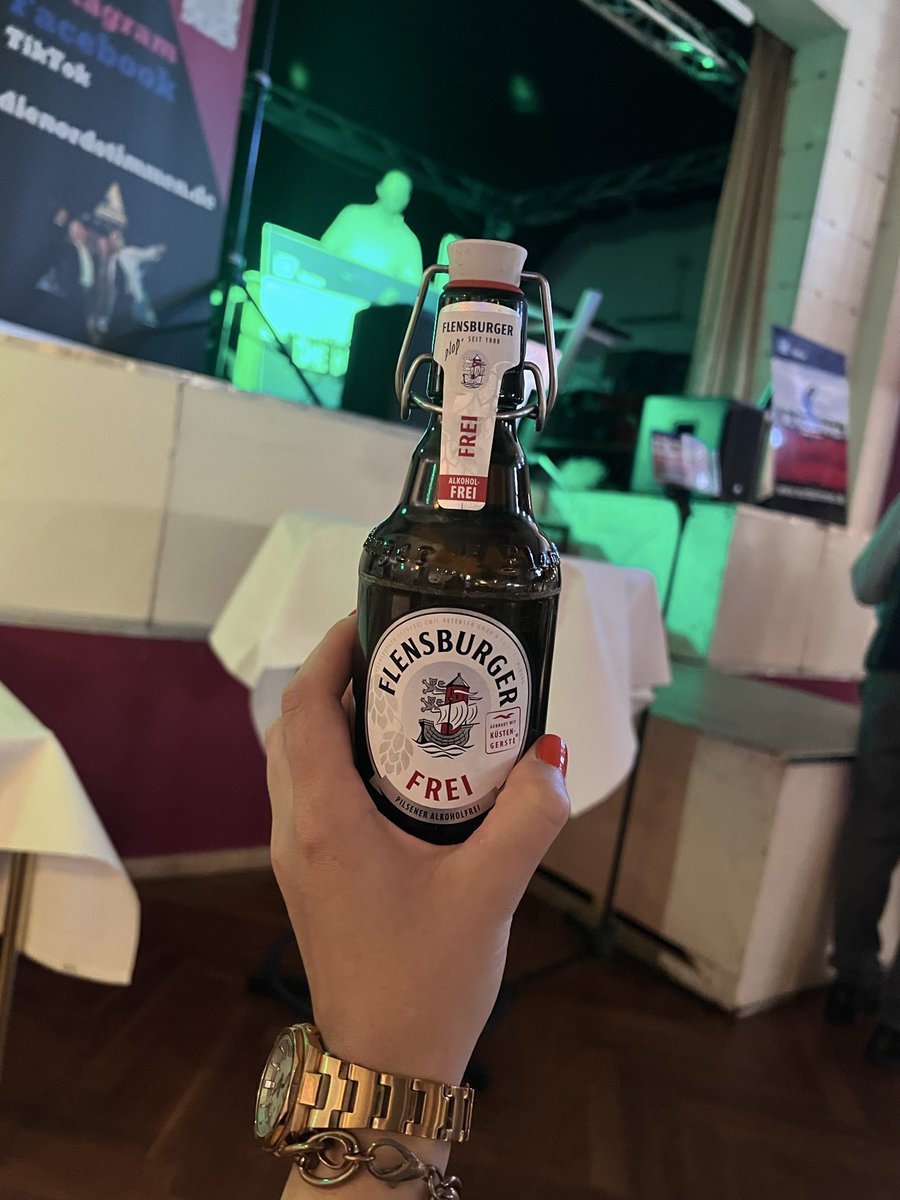 GenussTeam's tweet photo. @GlaeserSeverin Na klar. Prost https://t.co/E4hiwUyM19