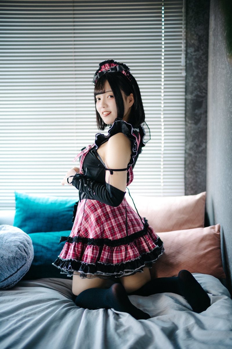 san_gentle's tweet photo. 「恋するフリルと赤チェック。」

成瀬あゆさん（@naruse_ayu）
#ポートレート #メイド https://t.co/lW2UTwEaxb